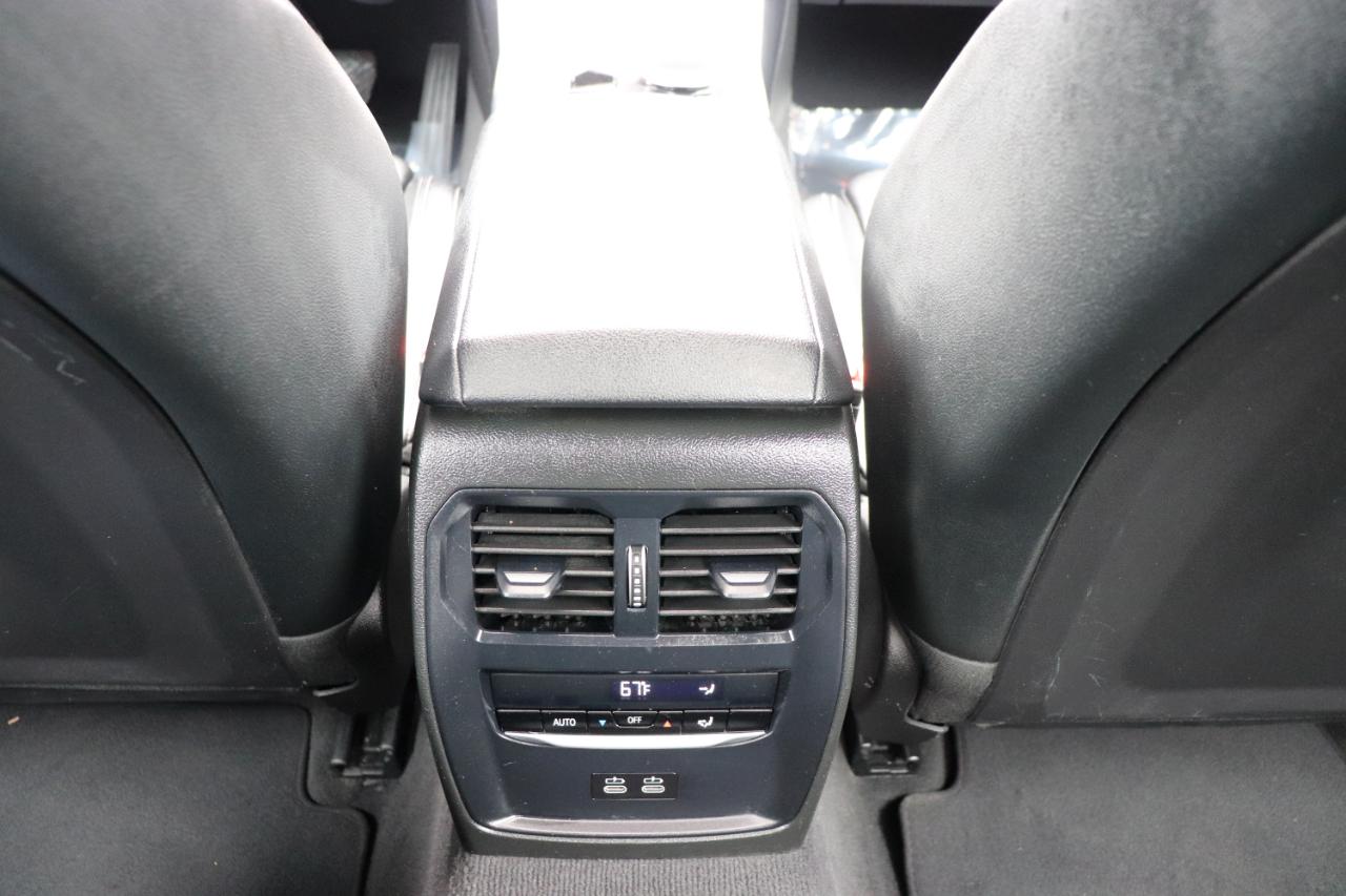 BMW 3 Series 330i xDrive Sedan 2025