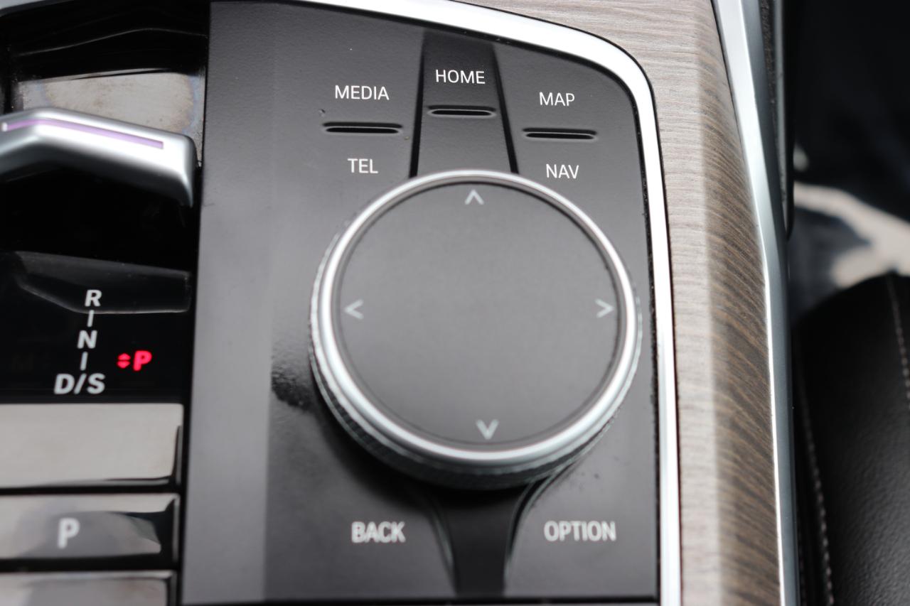 BMW 3 Series 330i xDrive Sedan 2025