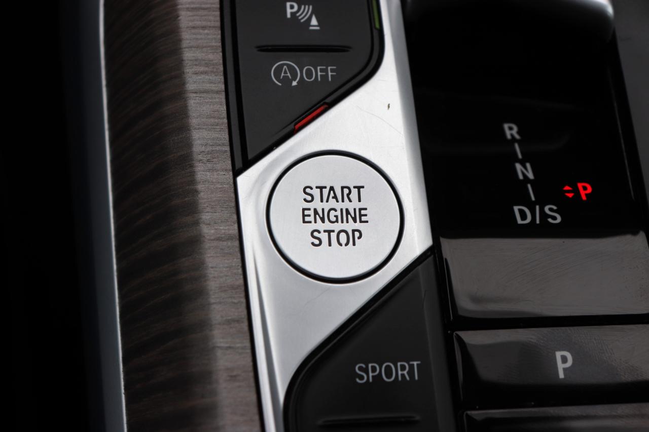 BMW 3 Series 330i xDrive Sedan 2025