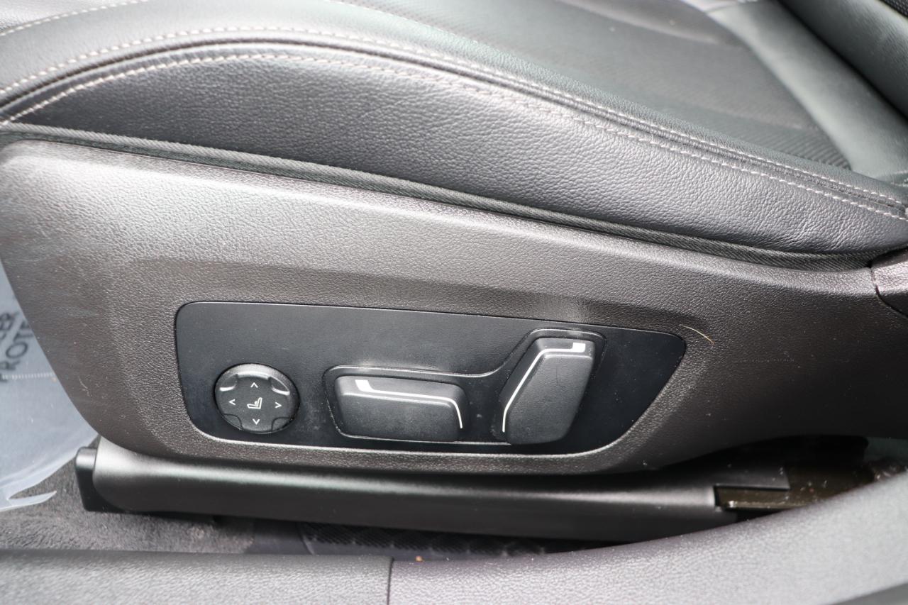 BMW 3 Series 330i xDrive Sedan 2025