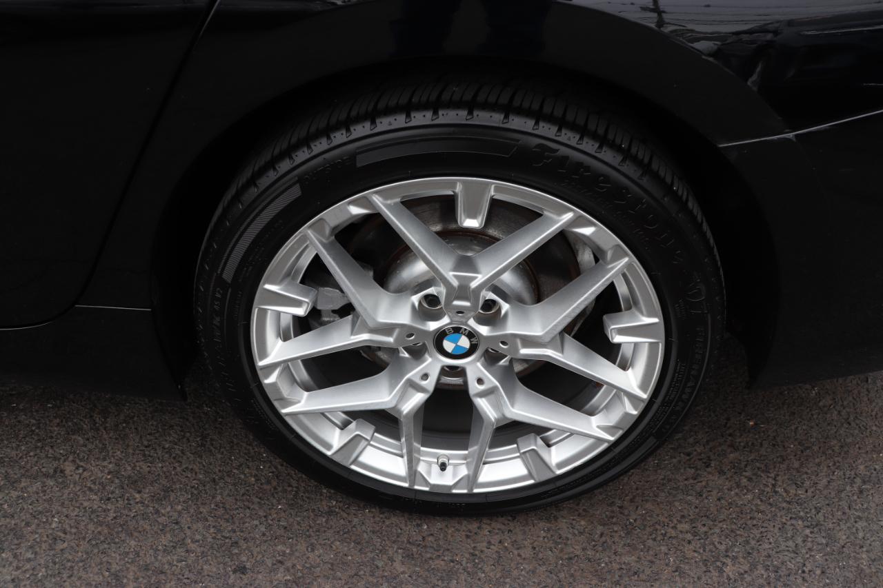 BMW 3 Series 330i xDrive Sedan 2025
