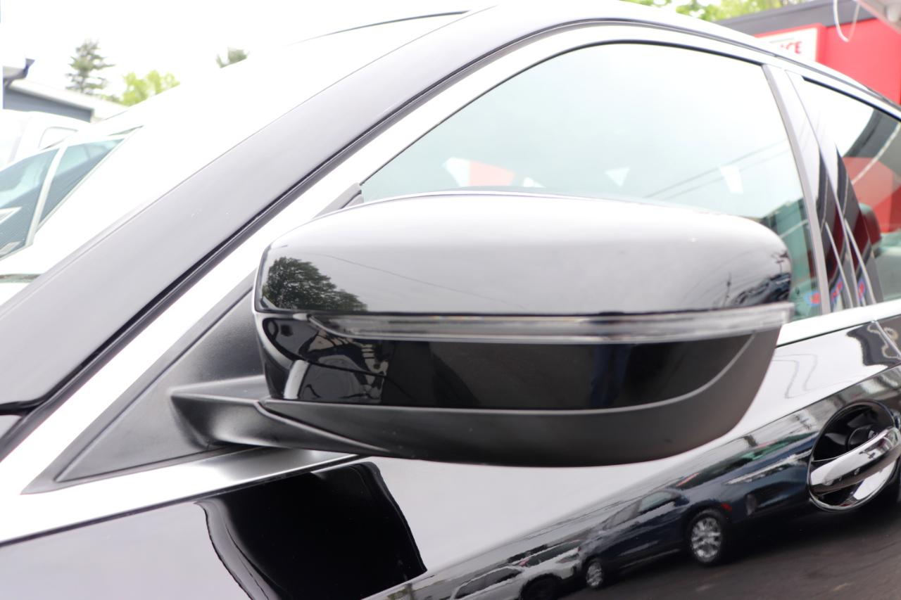 BMW 3 Series 330i xDrive Sedan 2025