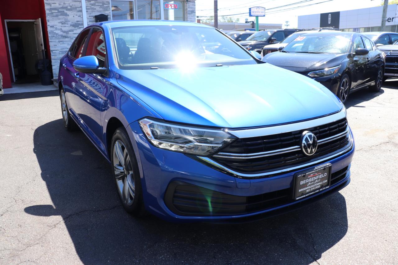 Volkswagen Jetta SE Auto 2024