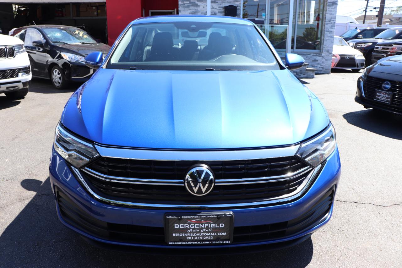 Volkswagen Jetta SE Auto 2024