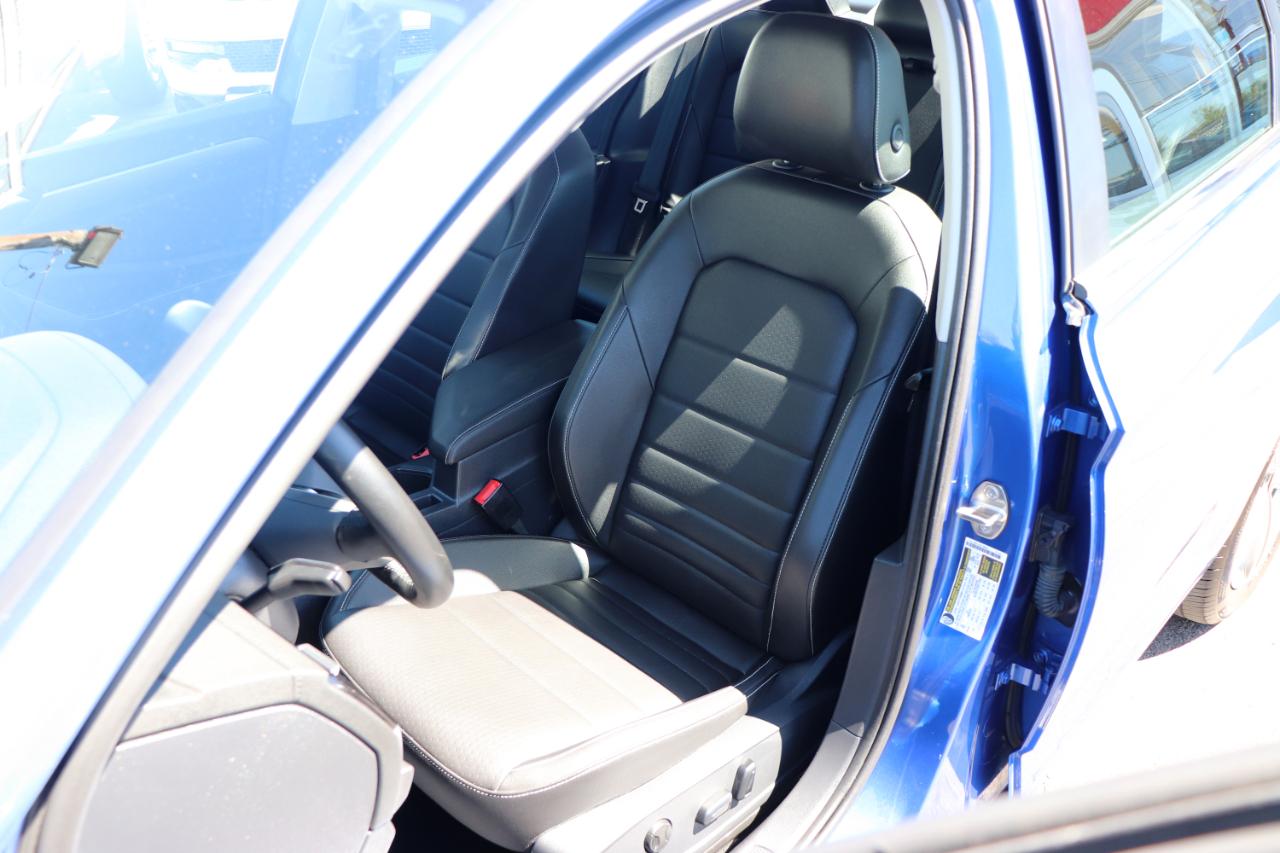 Volkswagen Jetta SE Auto 2024
