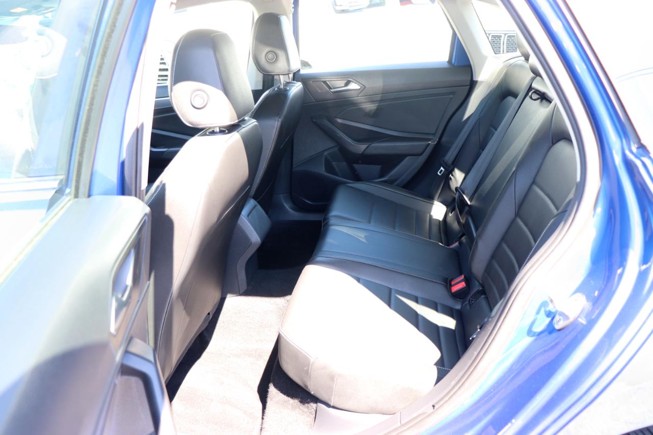 Volkswagen Jetta SE Auto 2024
