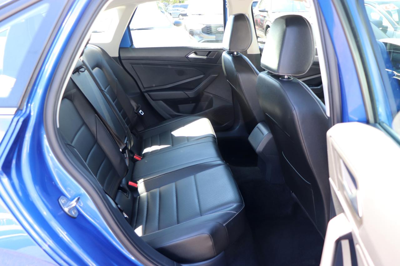 Volkswagen Jetta SE Auto 2024