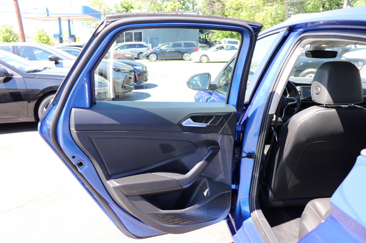 Volkswagen Jetta SE Auto 2024