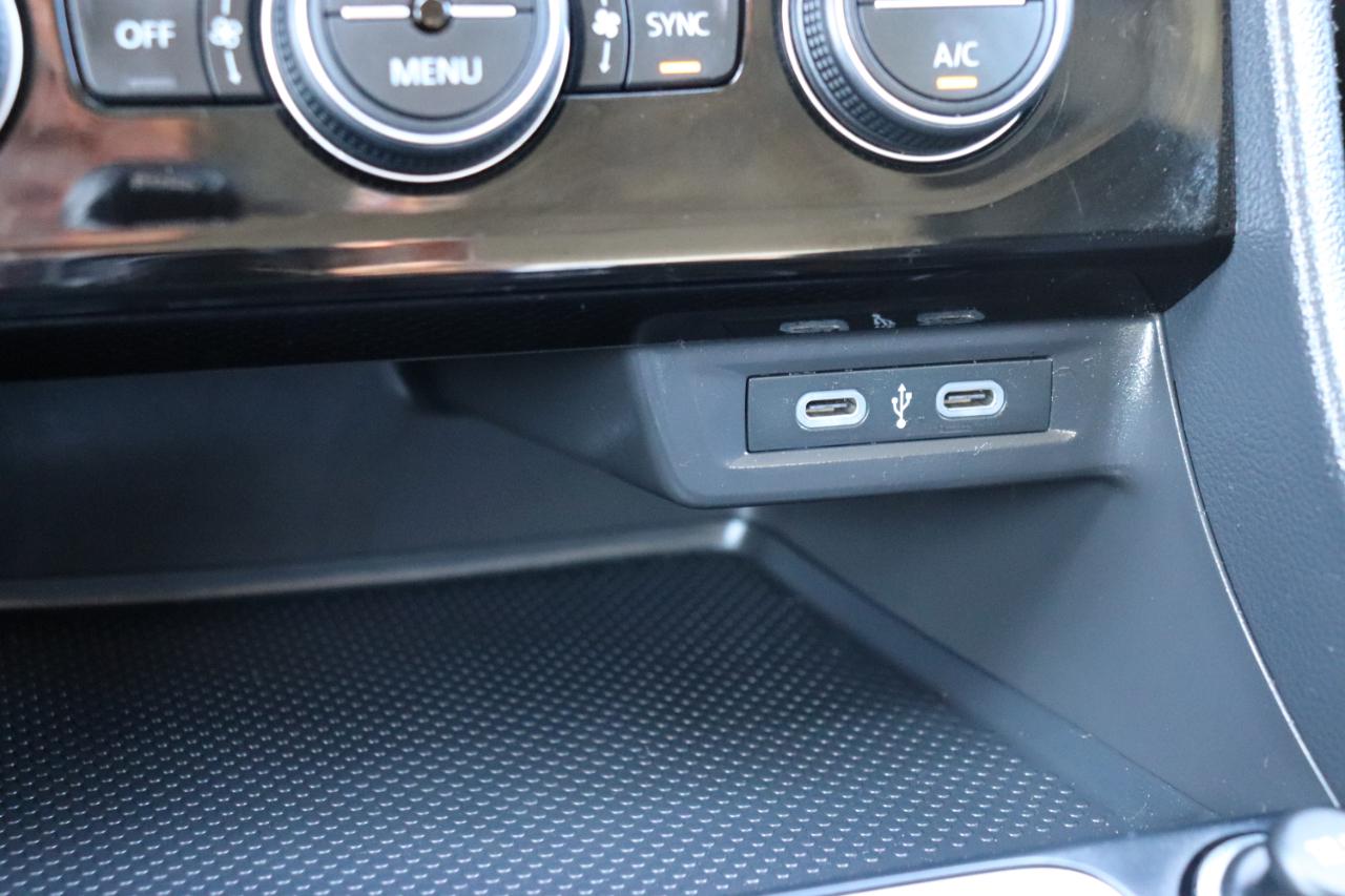 Volkswagen Jetta SE Auto 2024
