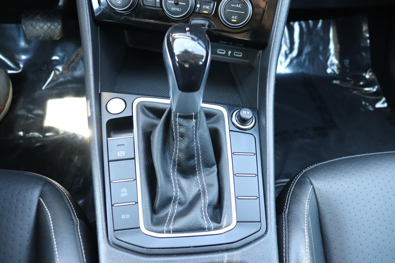 Volkswagen Jetta SE Auto 2024