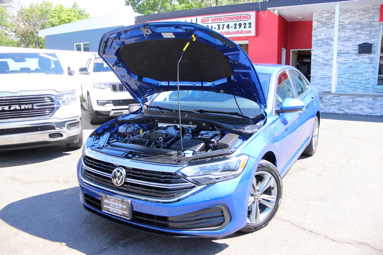 Volkswagen Jetta SE Auto 2024