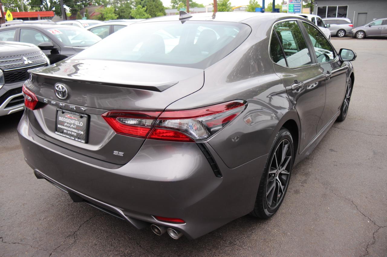 Toyota Camry SE Auto (Natl) 2024
