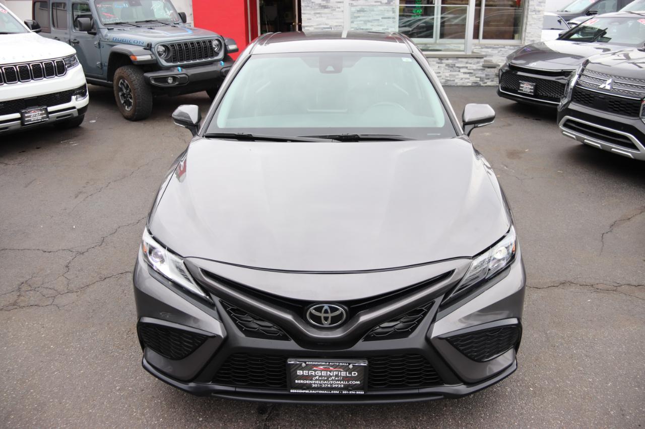 Toyota Camry SE Auto (Natl) 2024
