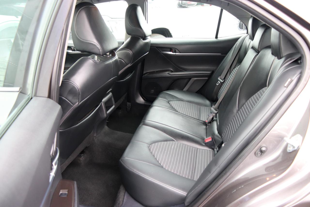 Toyota Camry SE Auto (Natl) 2024