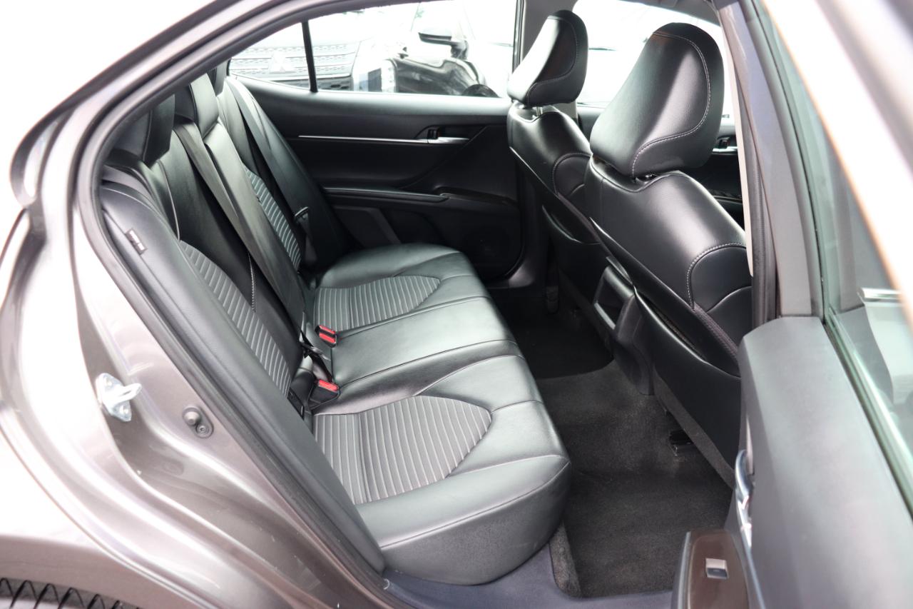 Toyota Camry SE Auto (Natl) 2024