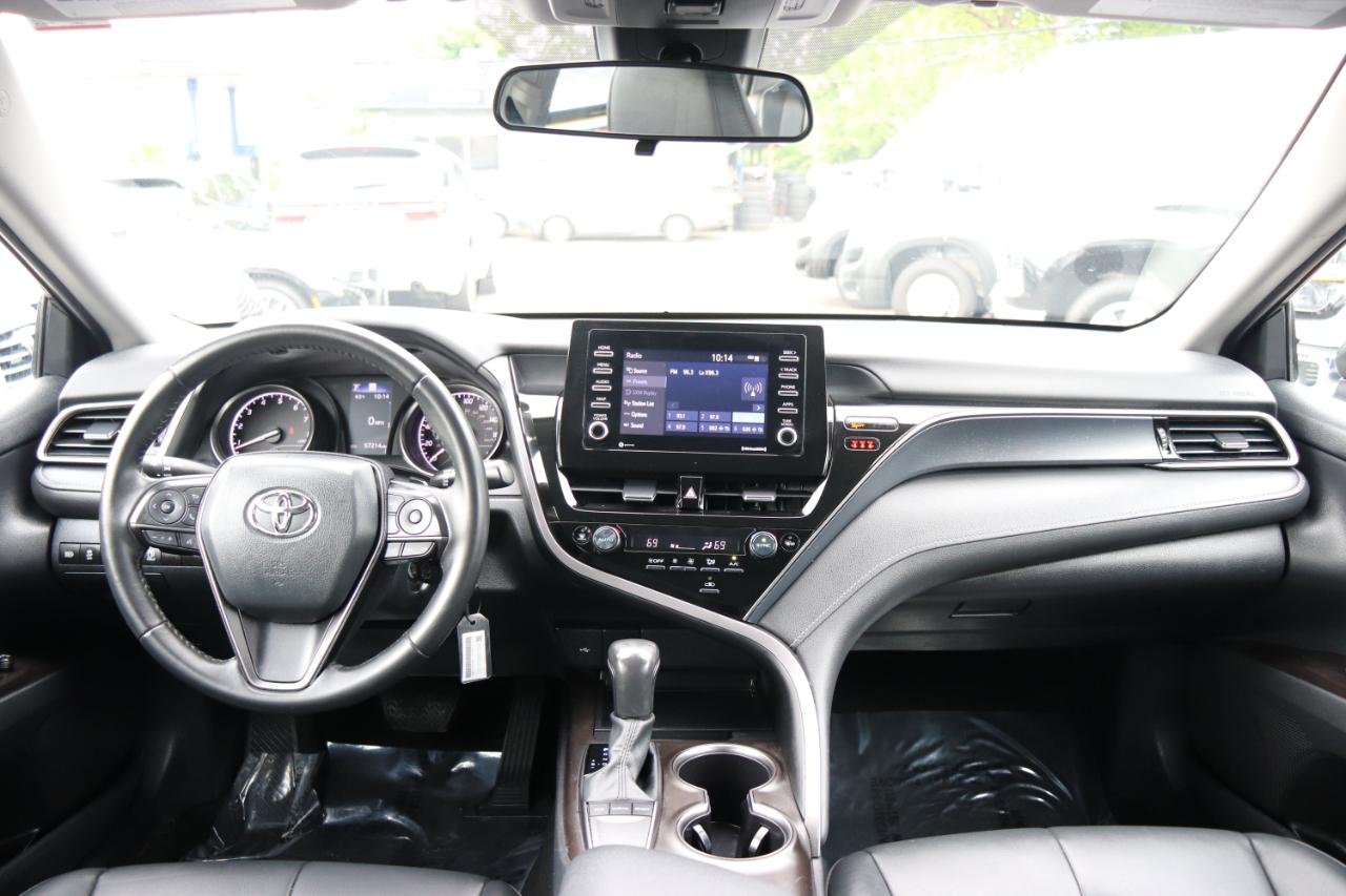 Toyota Camry SE Auto (Natl) 2024