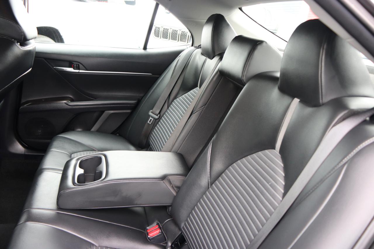 Toyota Camry SE Auto (Natl) 2024