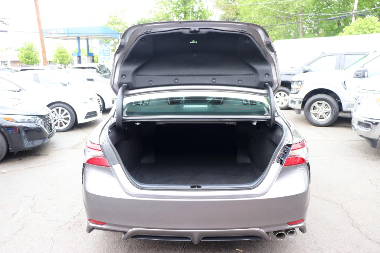 Toyota Camry SE Auto (Natl) 2024
