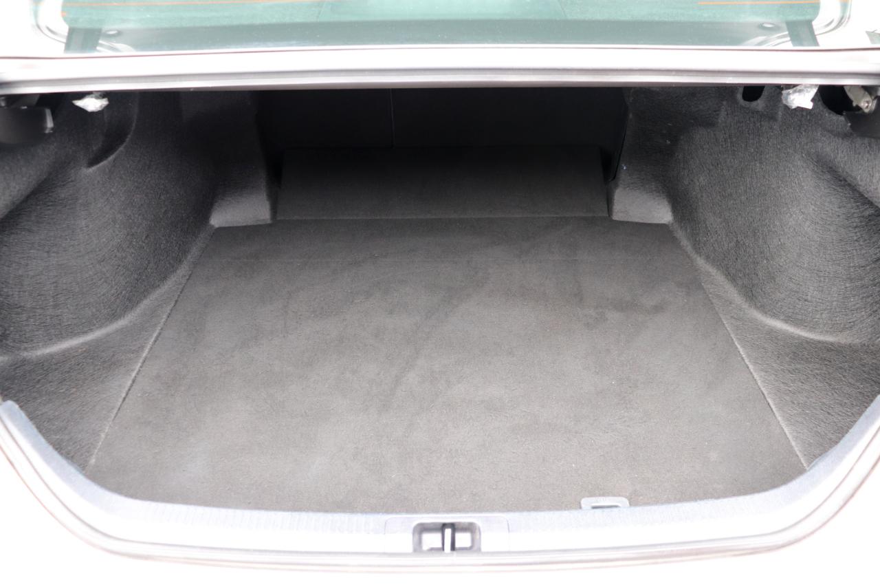 Toyota Camry SE Auto (Natl) 2024