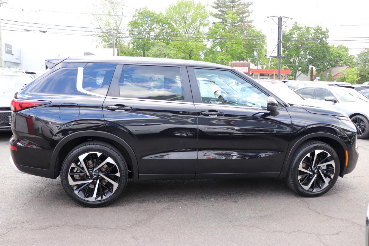 Mitsubishi Outlander SE FWD 2024