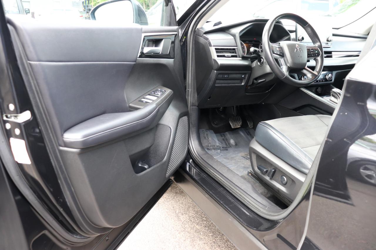 Mitsubishi Outlander SE FWD 2024