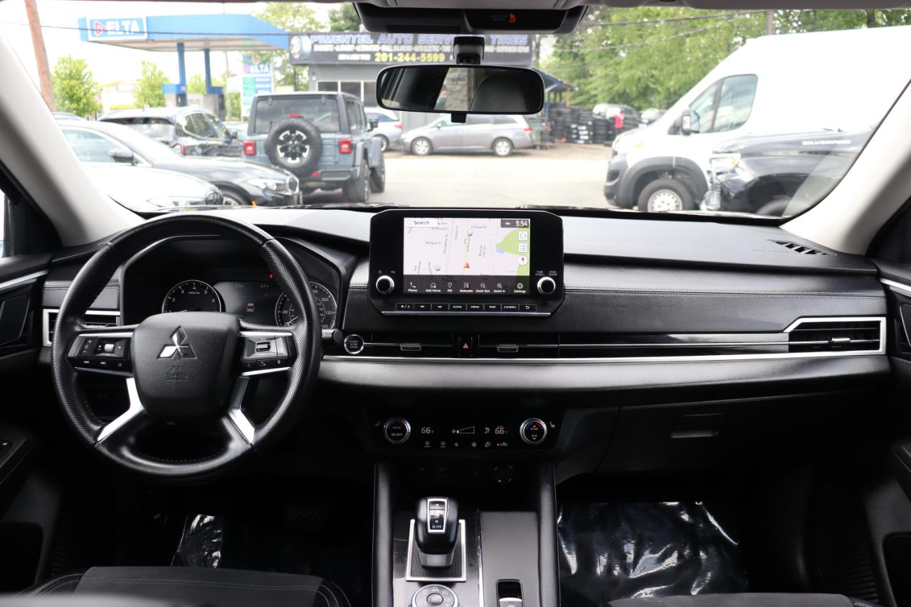 Mitsubishi Outlander SE FWD 2024