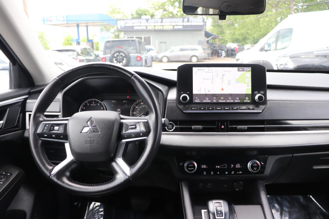 Mitsubishi Outlander SE FWD 2024