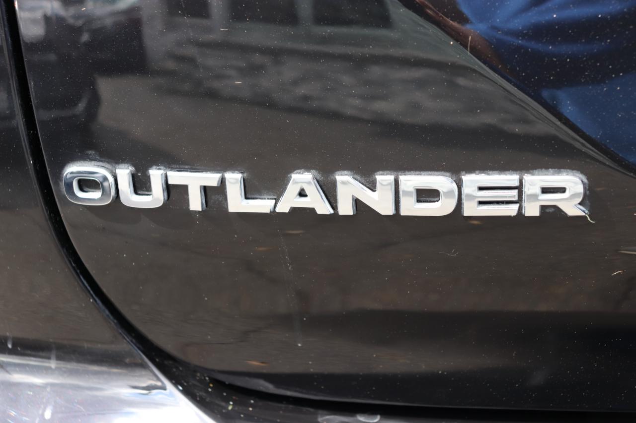 Mitsubishi Outlander SE FWD 2024