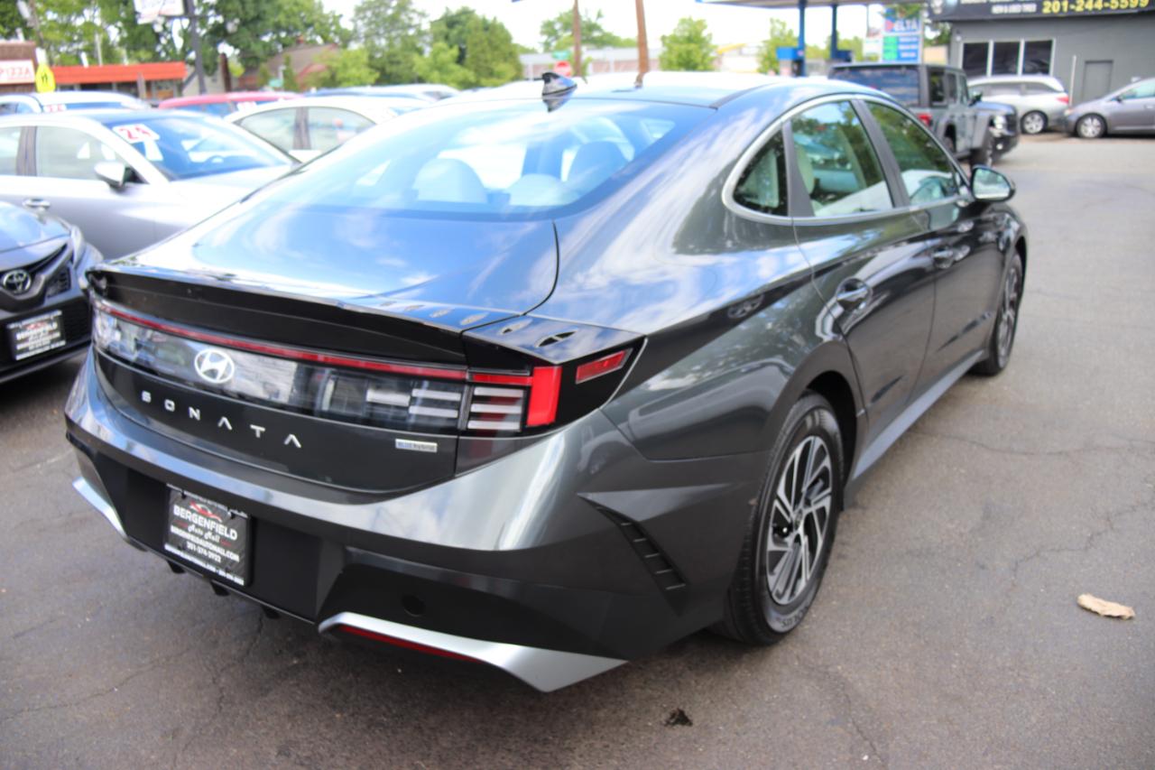 Hyundai Sonata Hybrid Blue FWD 2026