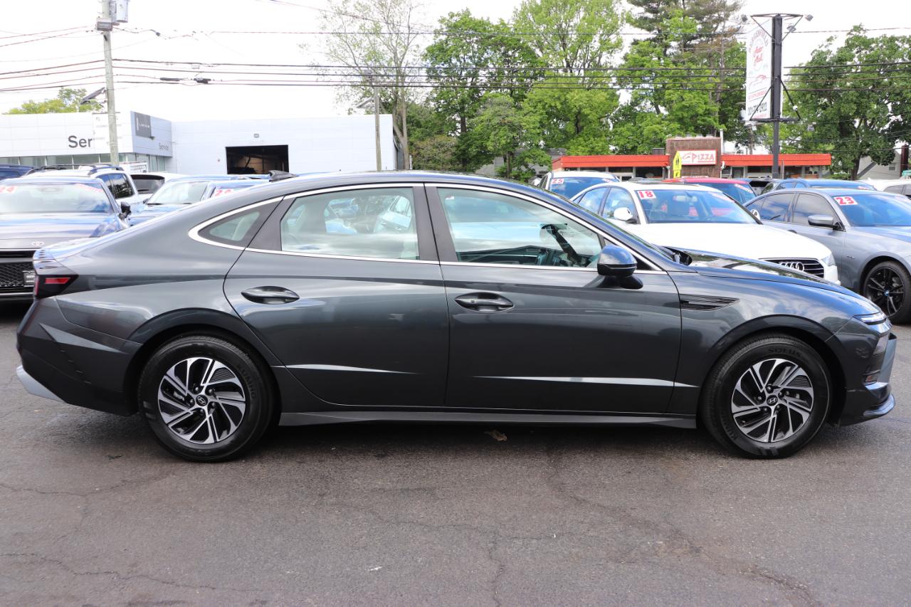 Hyundai Sonata Hybrid Blue FWD 2026