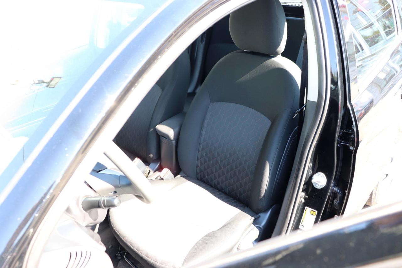 Mitsubishi Mirage ES CVT 2024