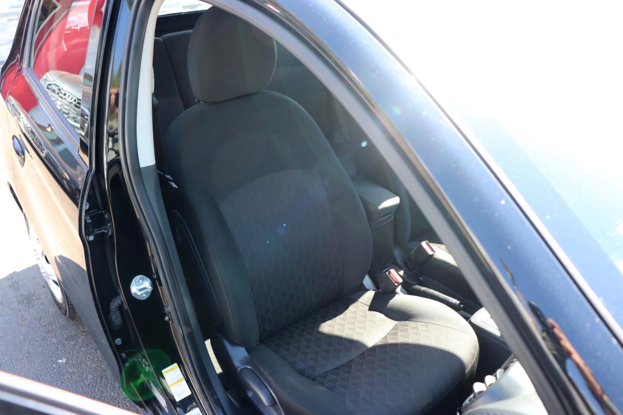 Mitsubishi Mirage ES CVT 2024