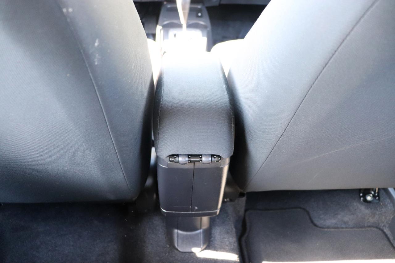 Mitsubishi Mirage ES CVT 2024