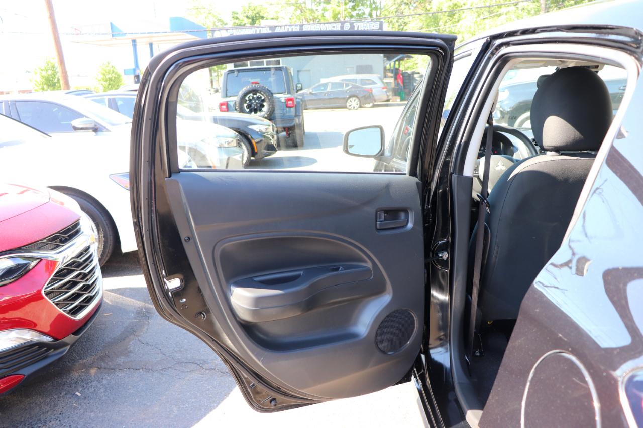 Mitsubishi Mirage ES CVT 2024