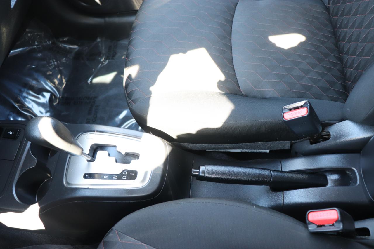 Mitsubishi Mirage ES CVT 2024
