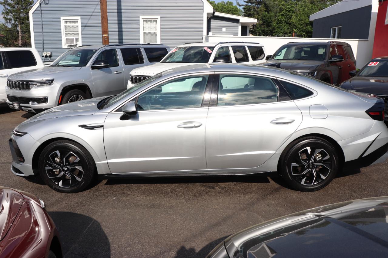 Hyundai Sonata SEL FWD 2025