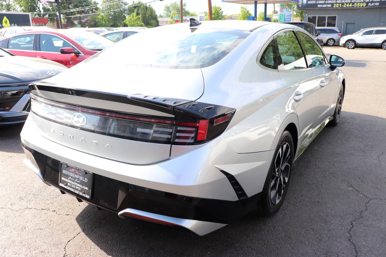 Hyundai Sonata SEL FWD 2025