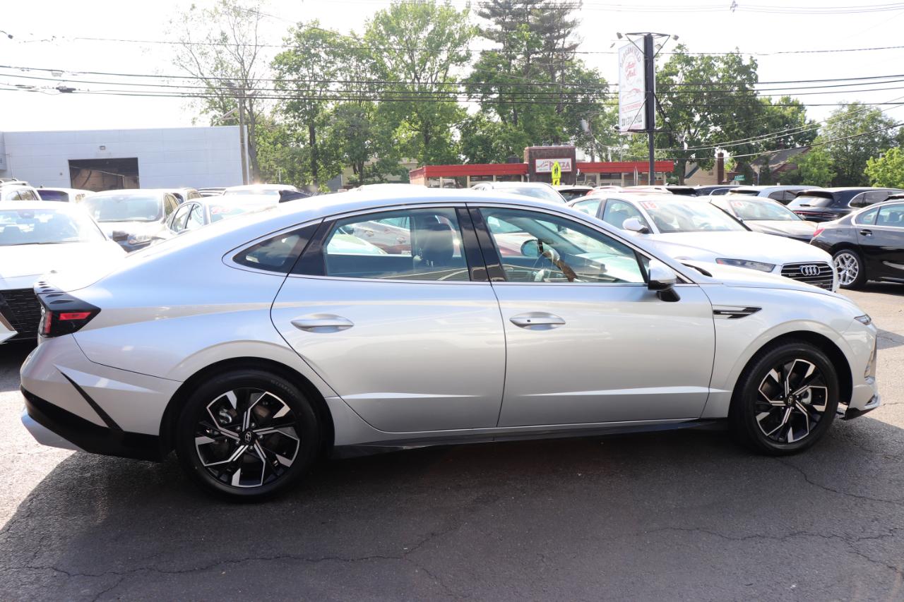 Hyundai Sonata SEL FWD 2025