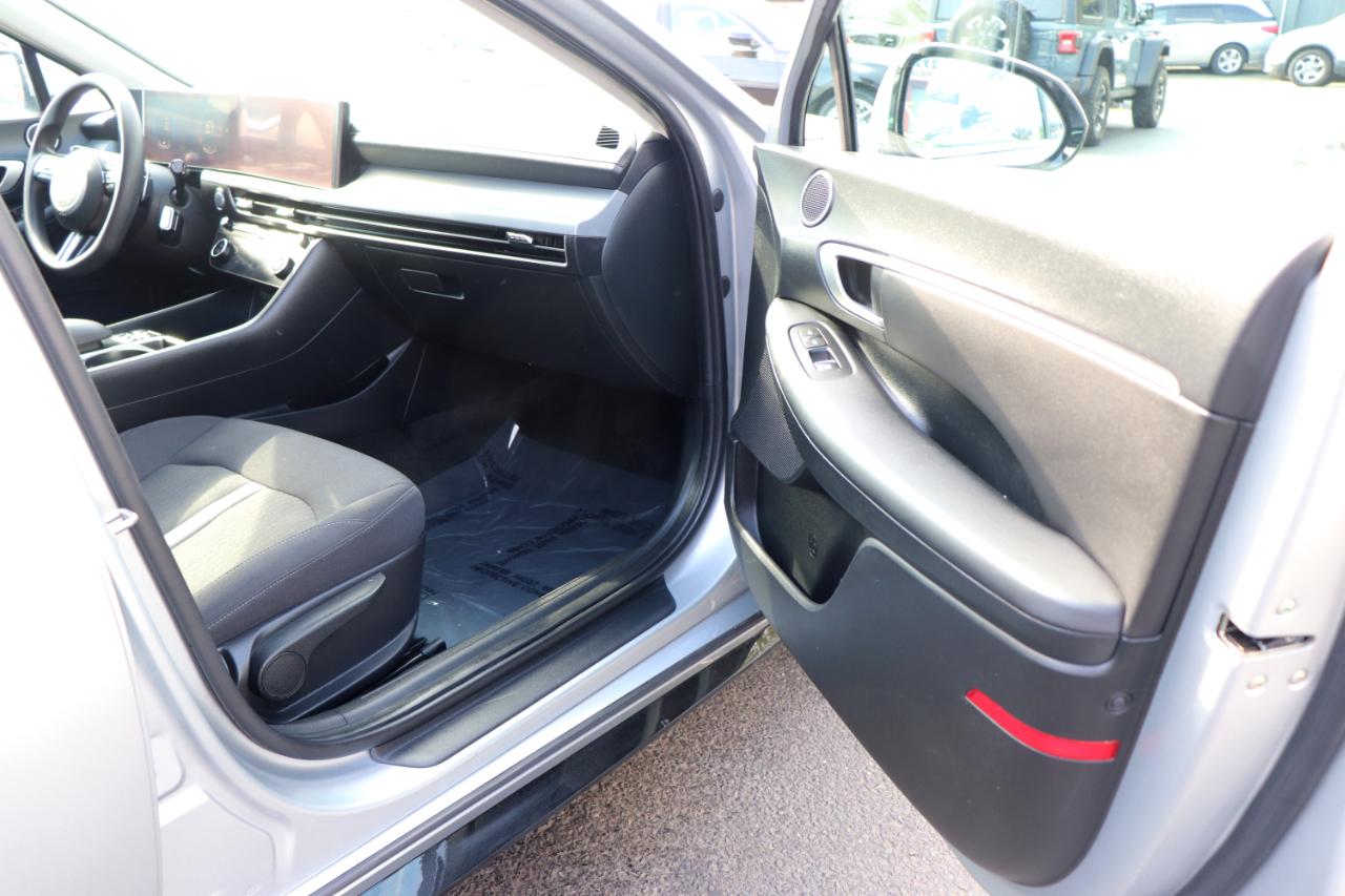 Hyundai Sonata SEL FWD 2025