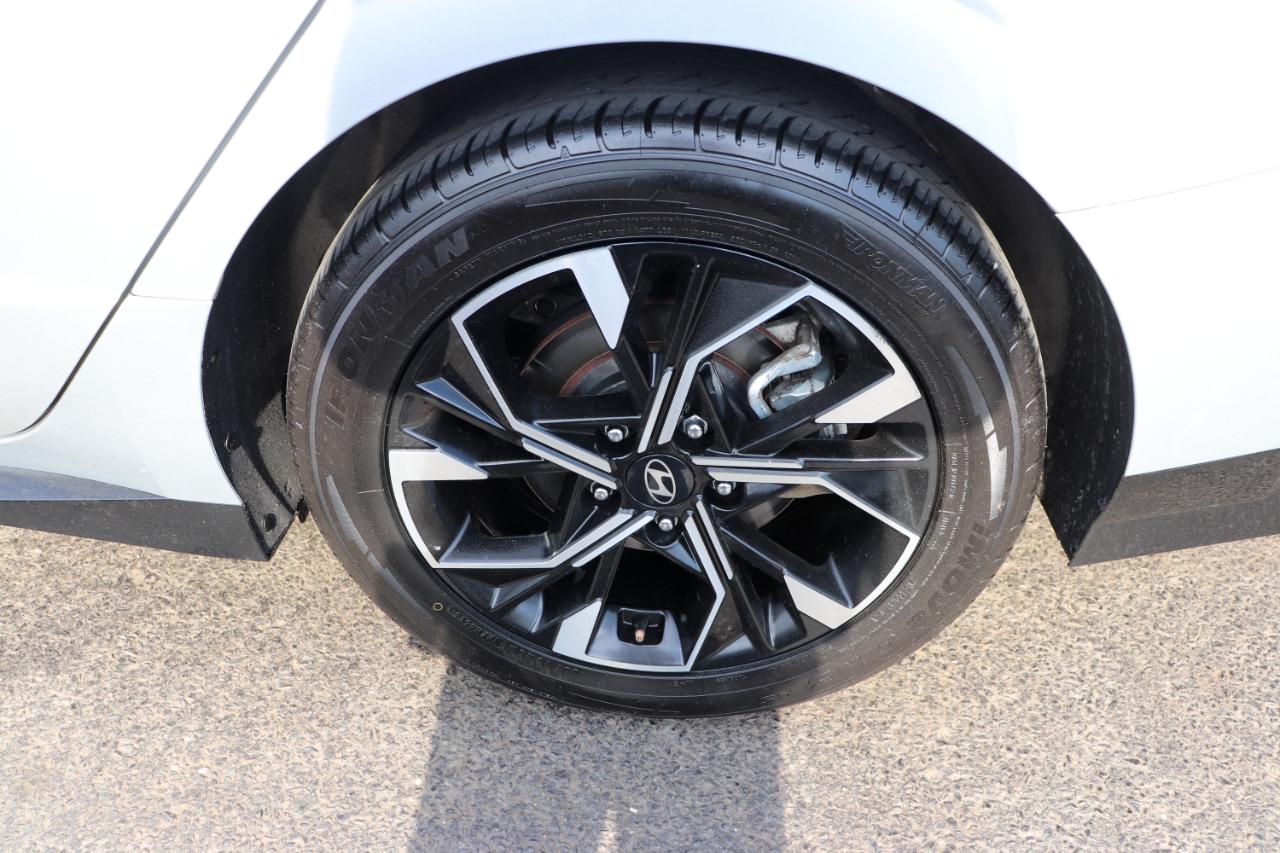 Hyundai Sonata SEL FWD 2025