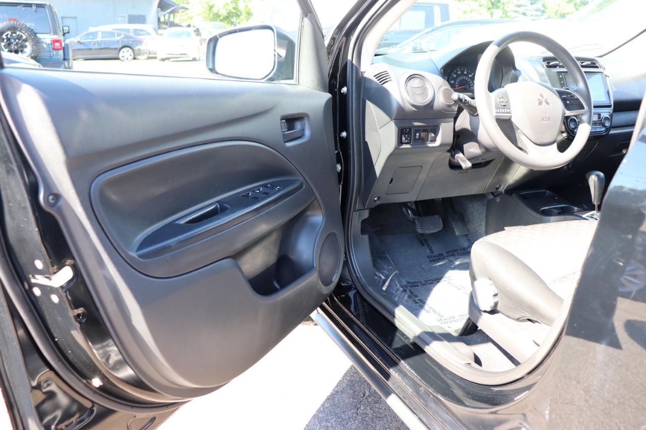 Mitsubishi Mirage ES CVT 2024
