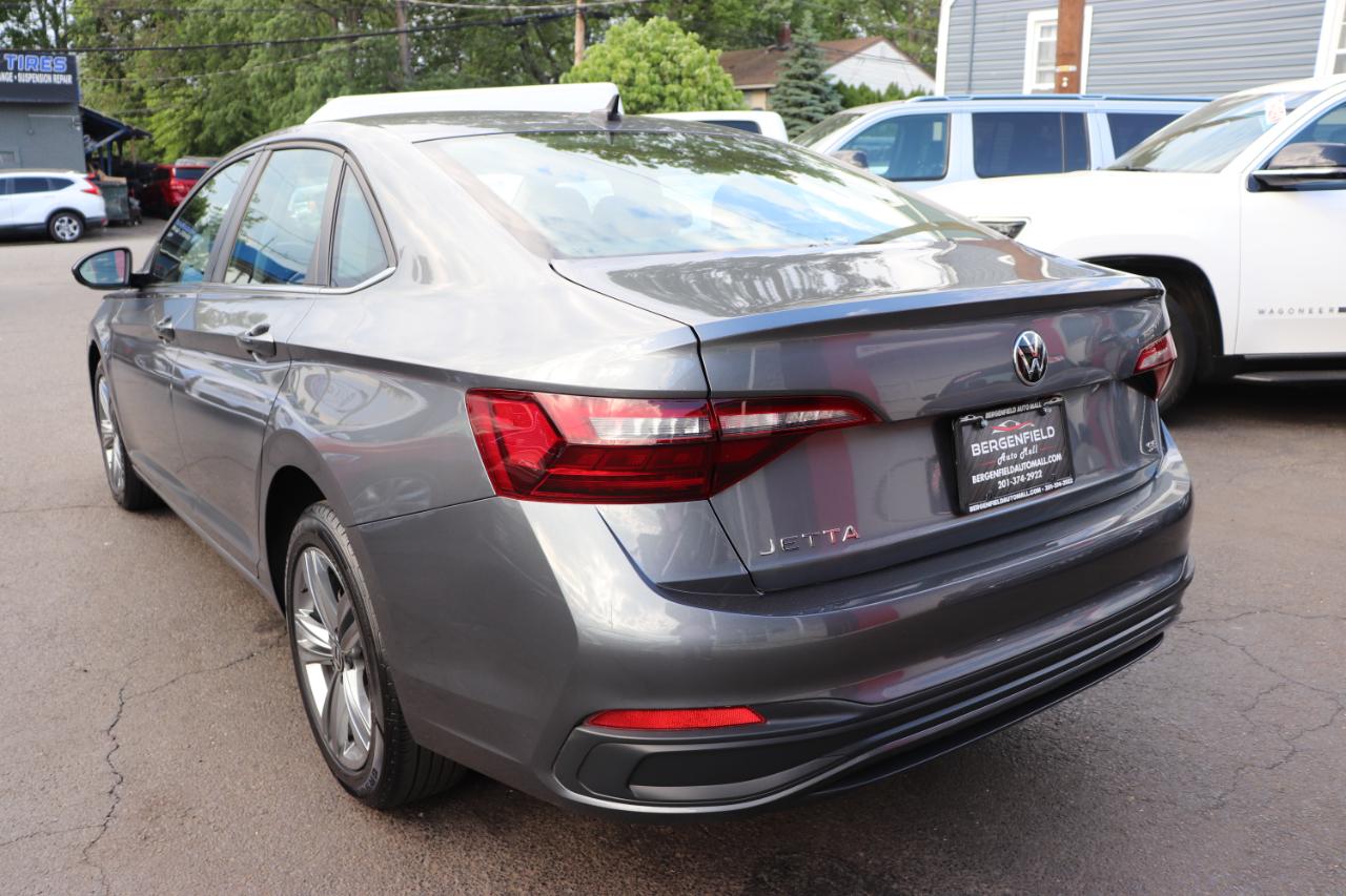 Volkswagen Jetta SE Auto 2024