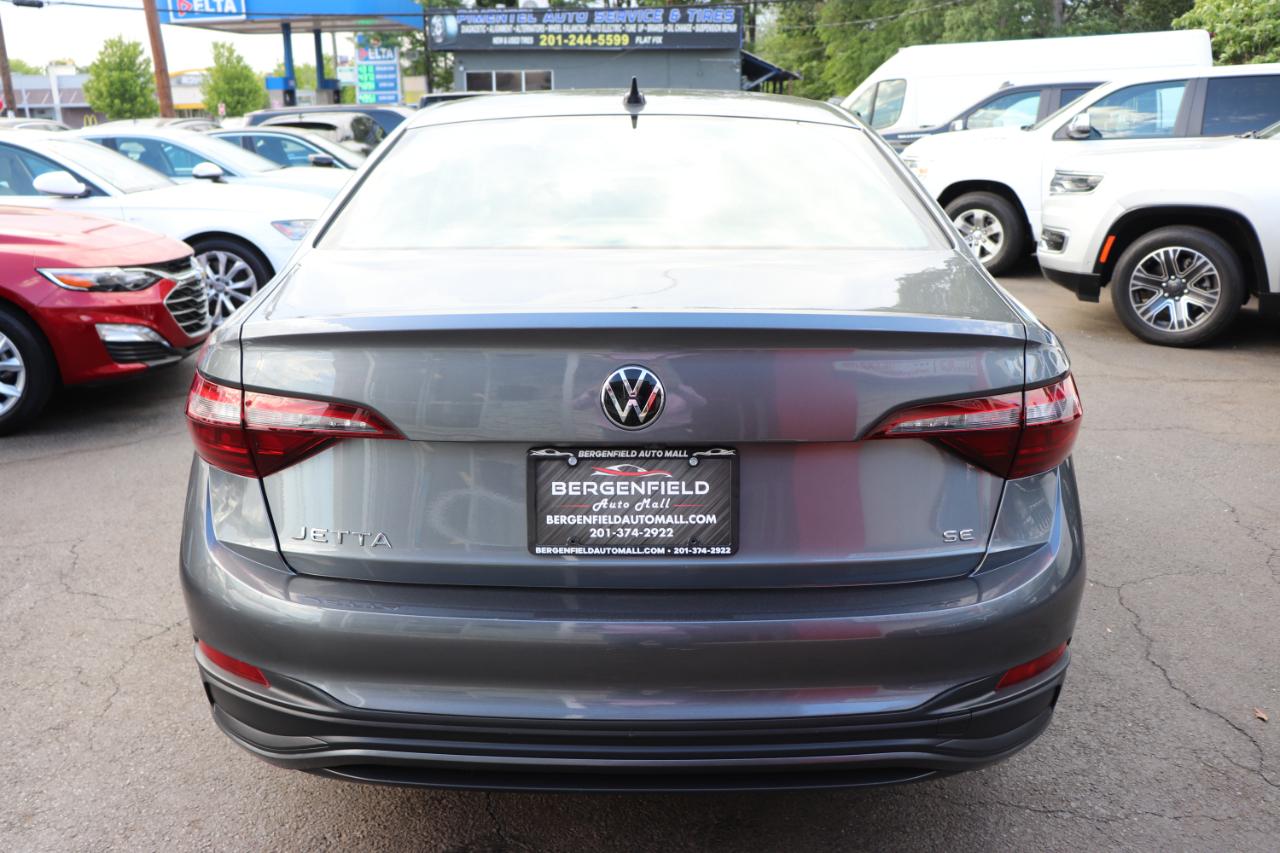Volkswagen Jetta SE Auto 2024