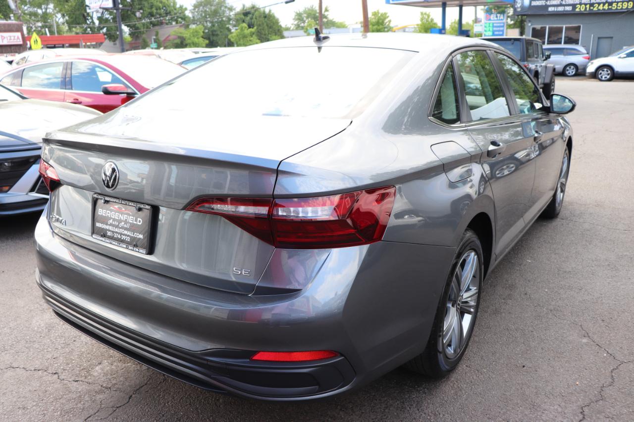 Volkswagen Jetta SE Auto 2024