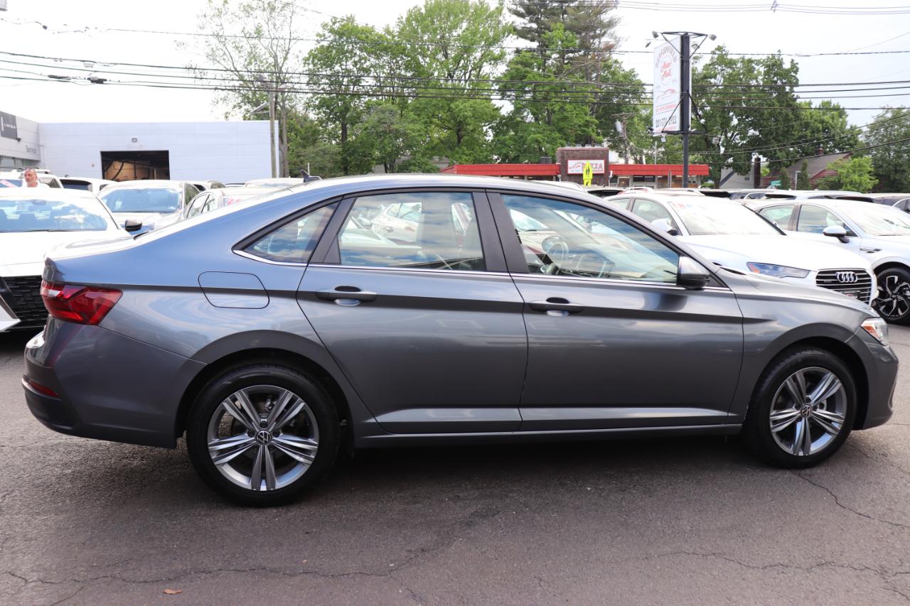 Volkswagen Jetta SE Auto 2024