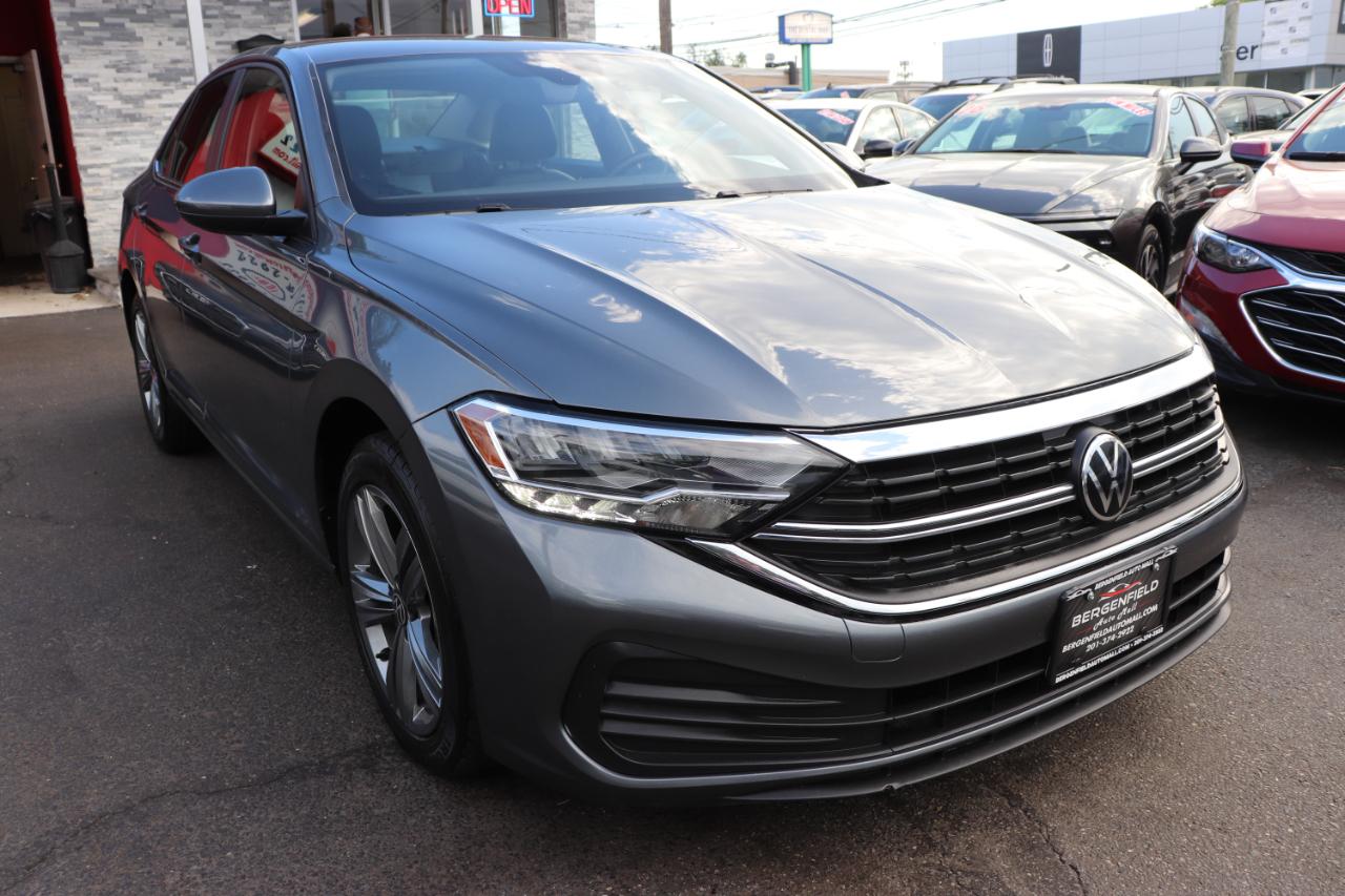Volkswagen Jetta SE Auto 2024