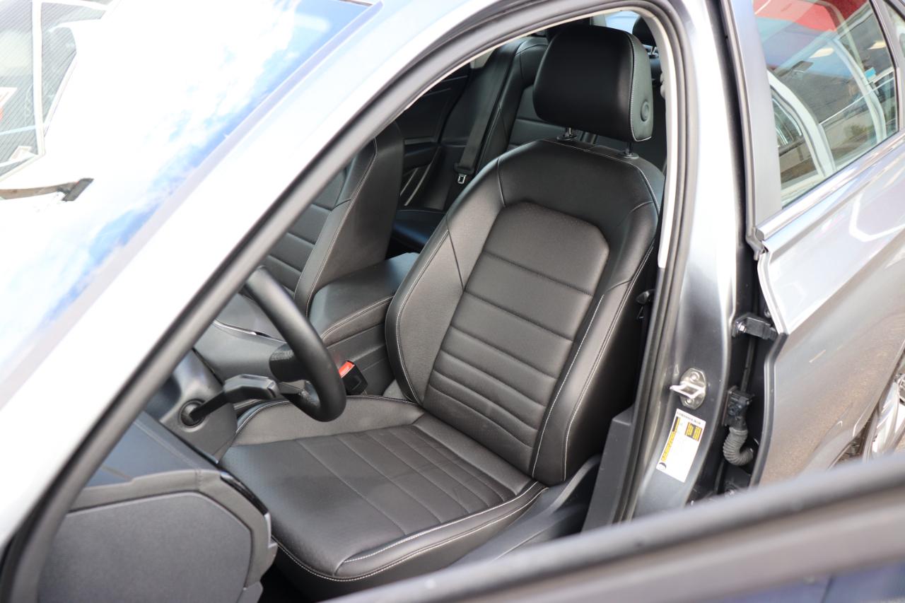 Volkswagen Jetta SE Auto 2024