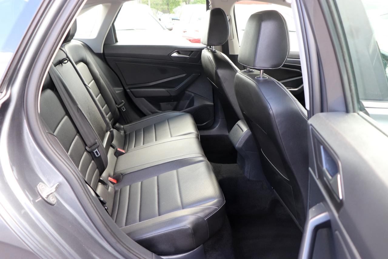 Volkswagen Jetta SE Auto 2024
