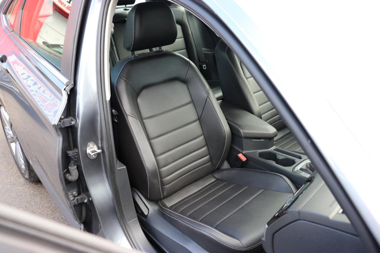 Volkswagen Jetta SE Auto 2024
