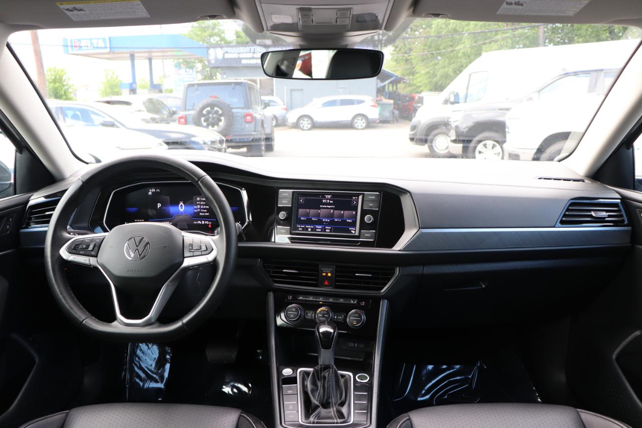 Volkswagen Jetta SE Auto 2024